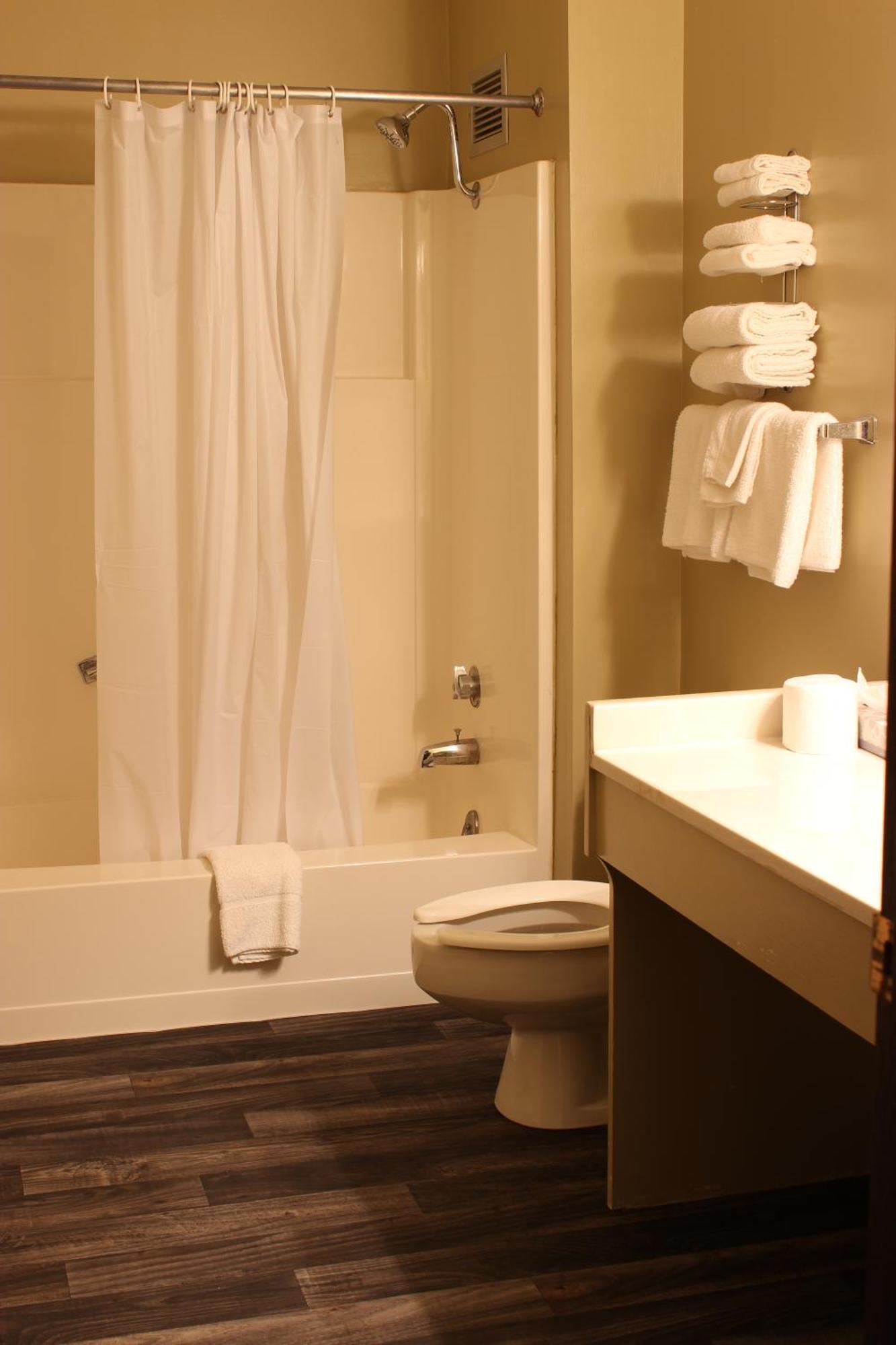 Sunlac Inn Devils Lake Rom bilde